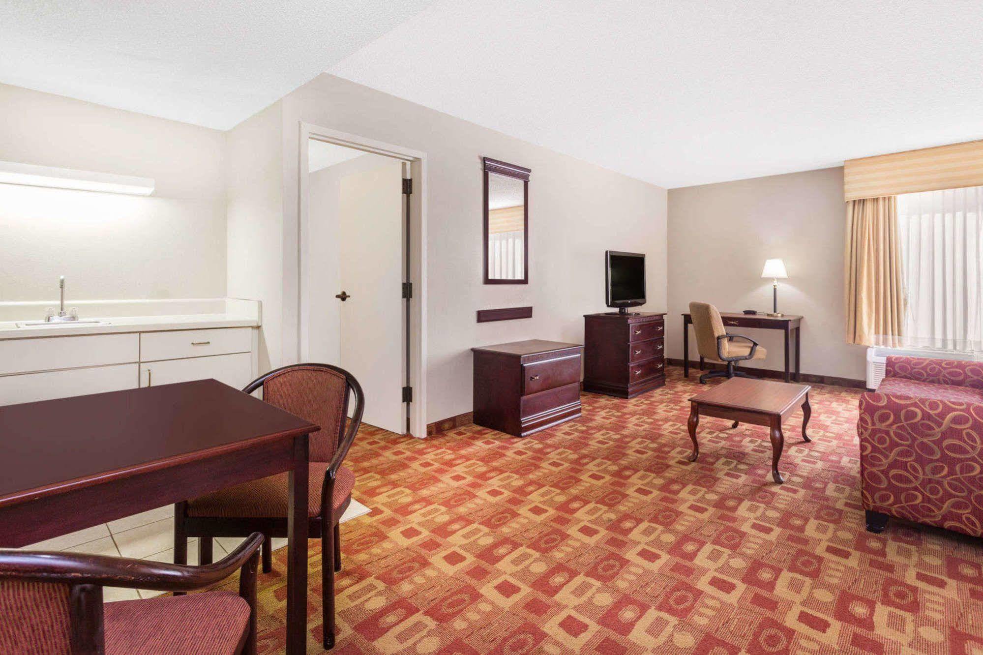 Rome Inn And Suites Zewnętrze zdjęcie